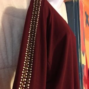 2/$25 3/4 length sleev light top w beaded accents